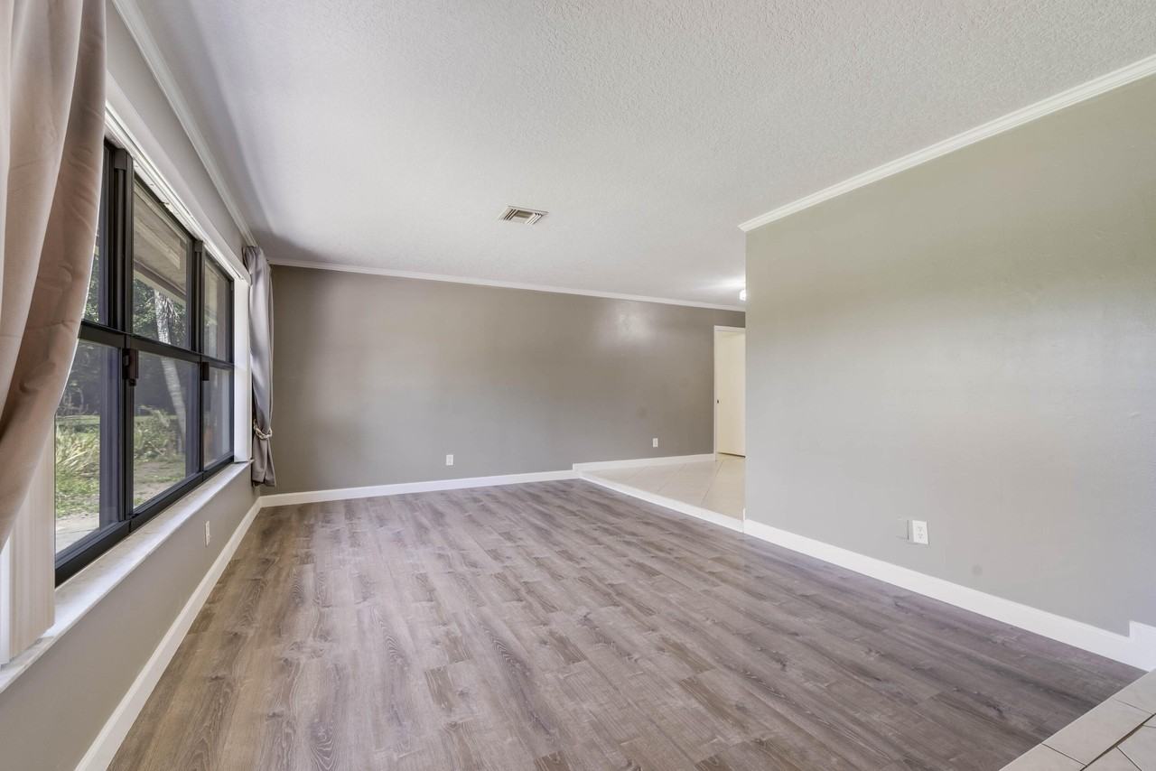 7107 181st St N - Photo 6 of 31