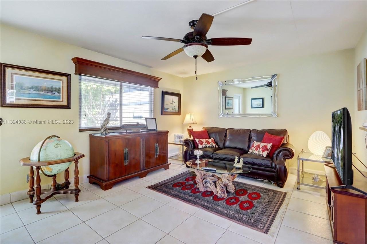 694 Brittany O #O - Photo 5 of 21