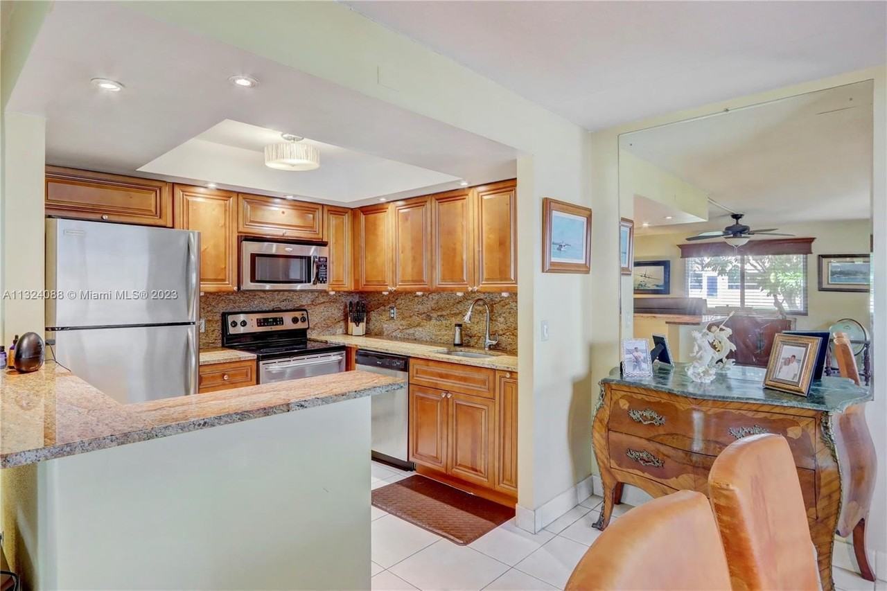 694 Brittany O #O - Photo 6 of 21