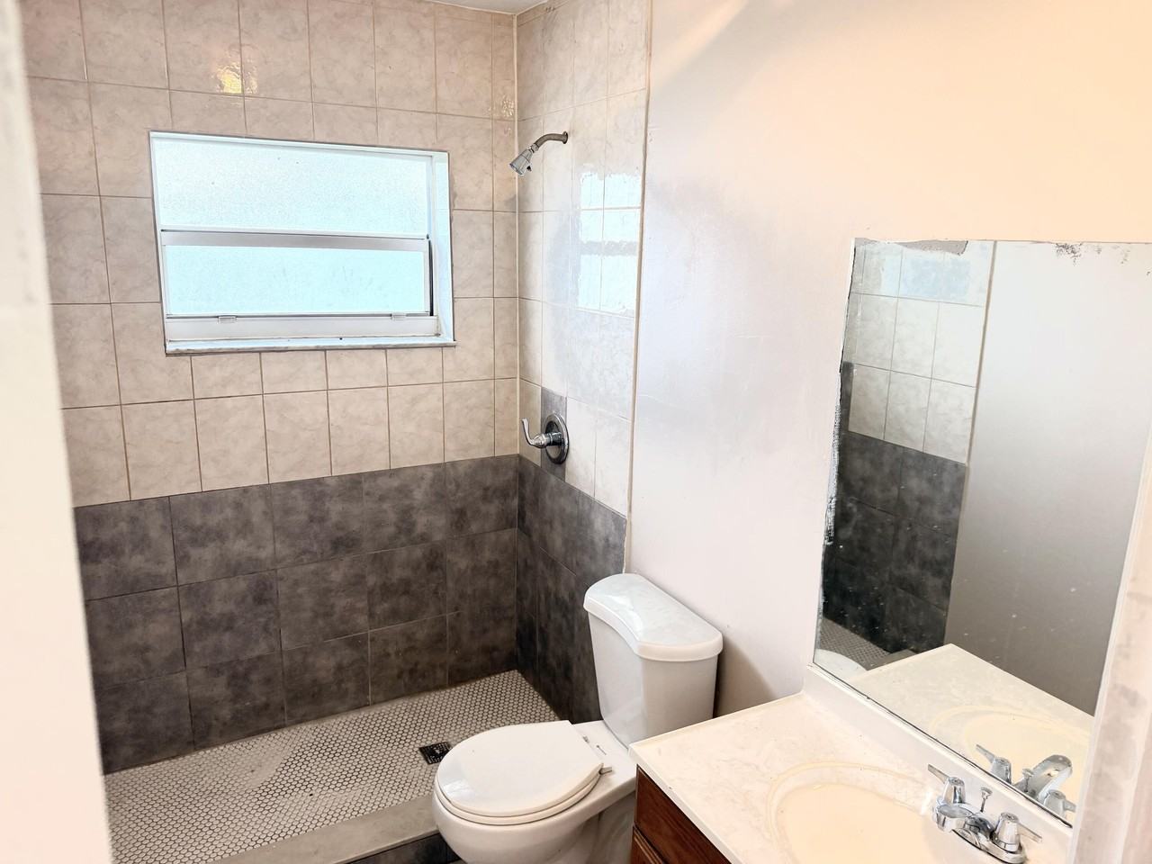 245 Nw 12th Ct #1-4 - Photo 5 of 16
