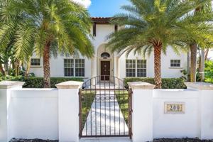 featured image of 200 Ne 2nd St
