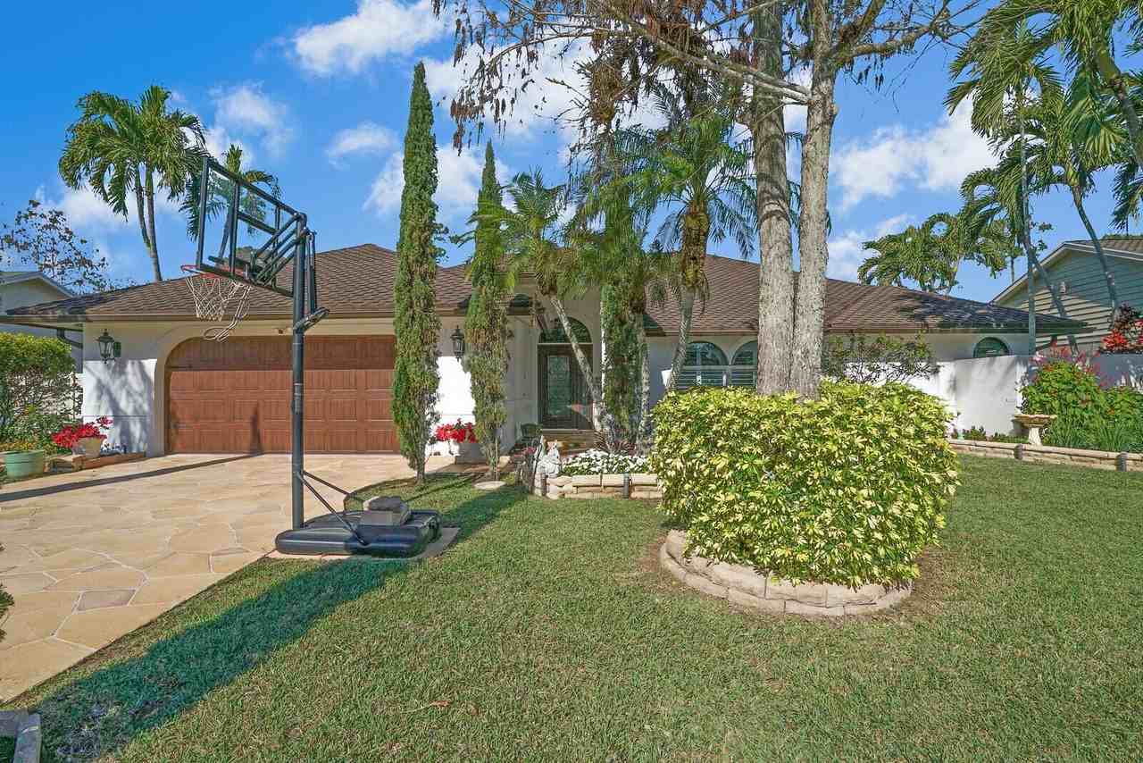 1313 Brampton Cv - Photo 2 of 50