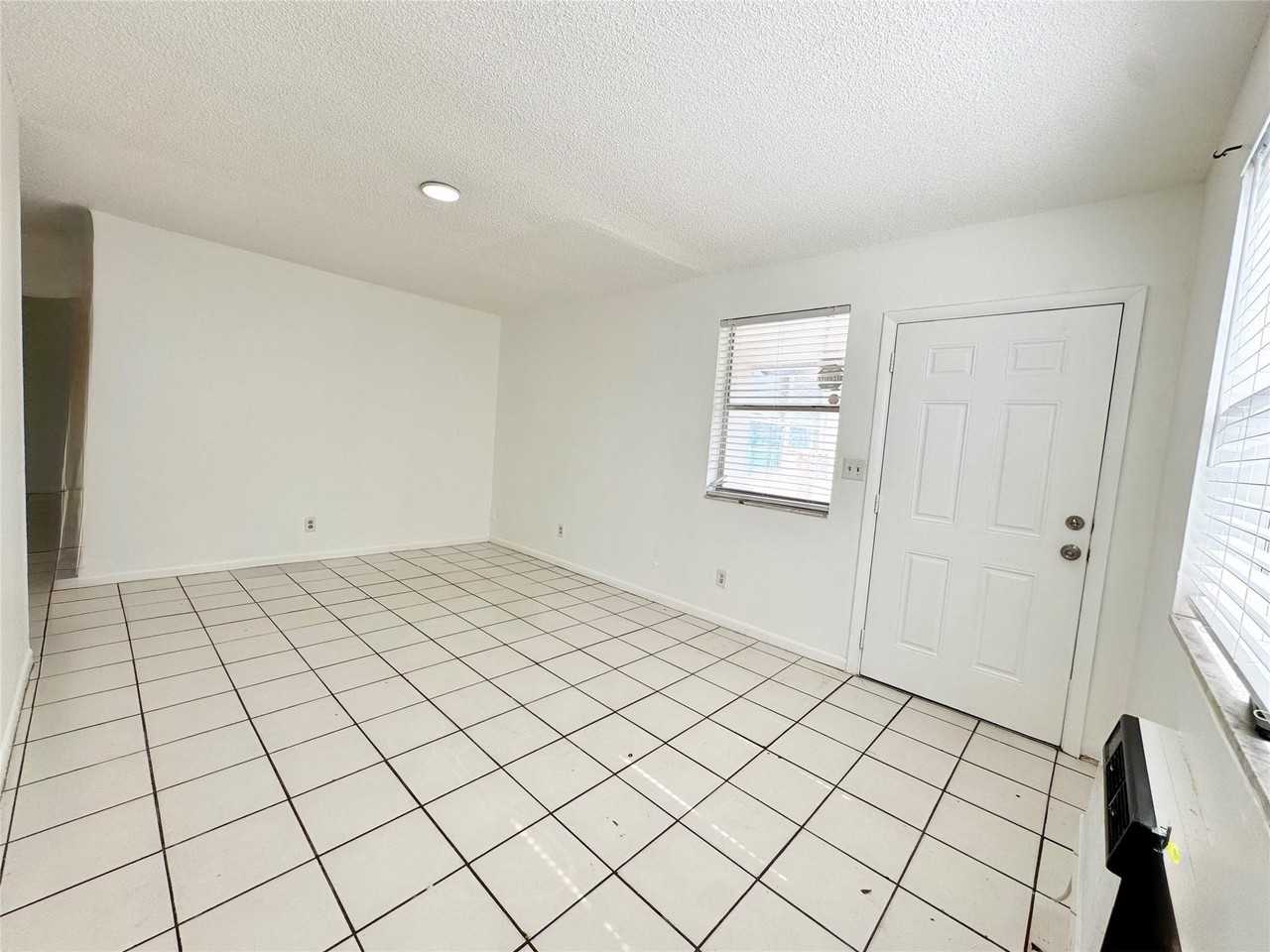 147 W 17th St - Photo 3 of 15