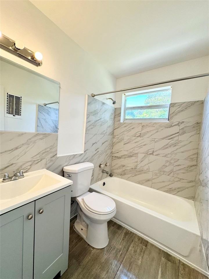 147 W 17th St - Photo 7 of 15