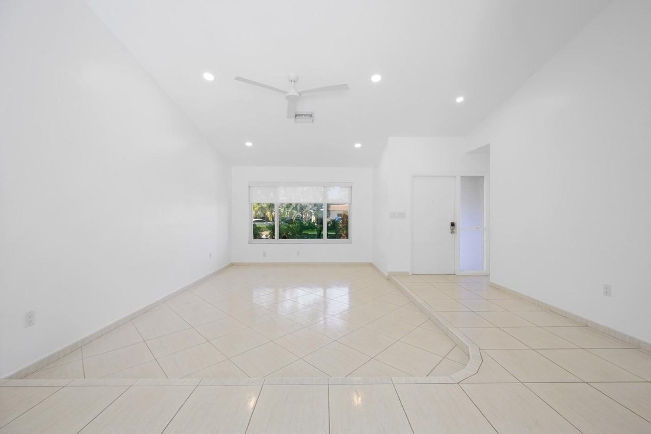 9515 Sw 118th Ct - Photo 7 of 28