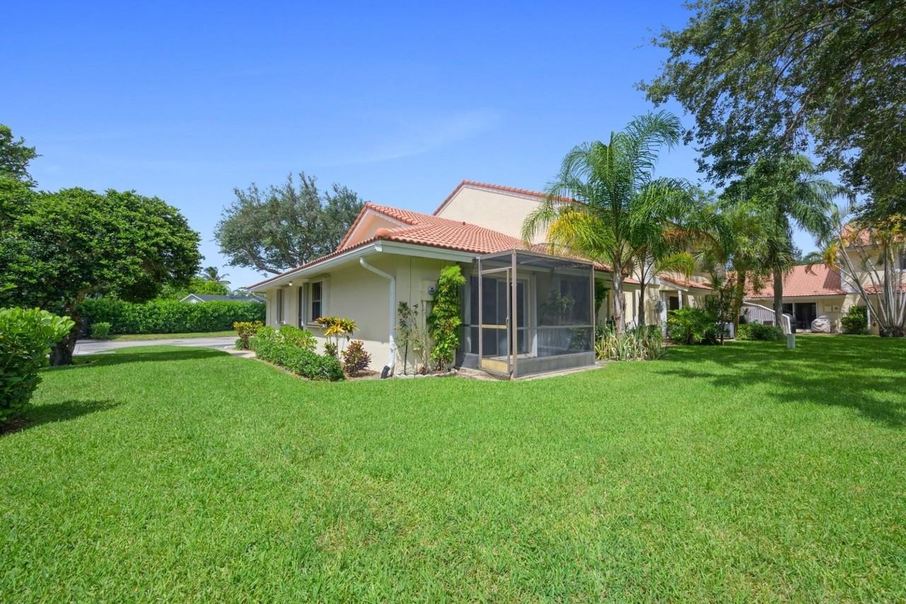 6371 Boca Cir - Photo 2 of 24
