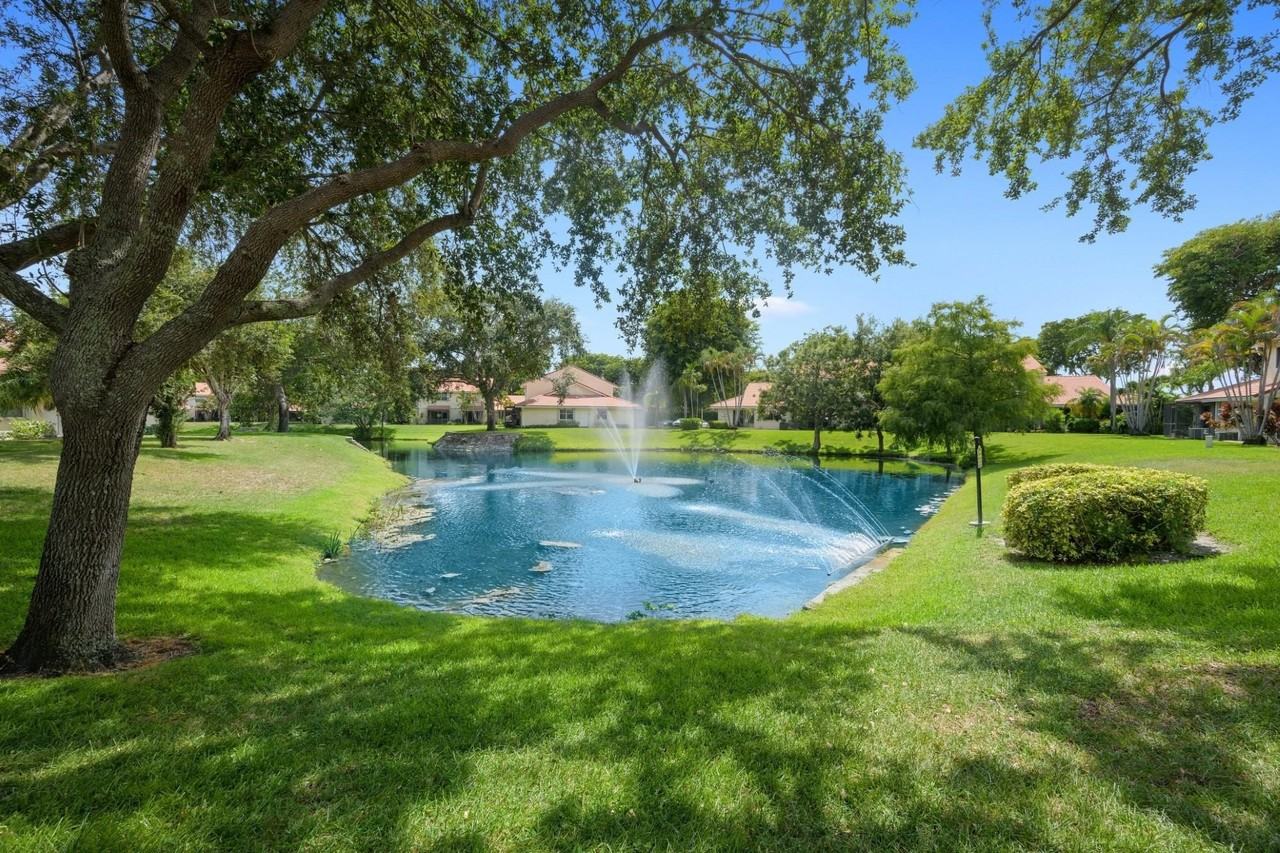 6371 Boca Cir - Photo 3 of 24