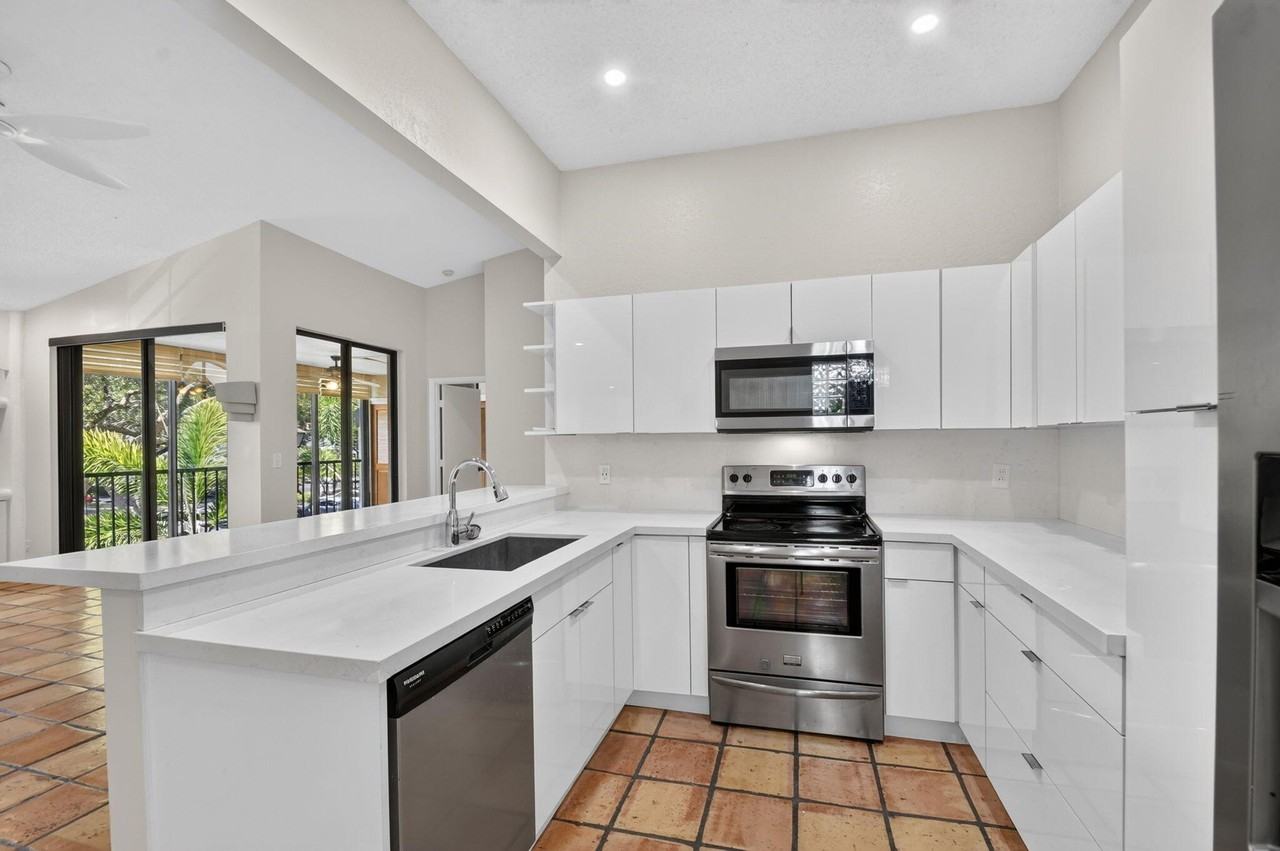 5451 Verona Dr #N - Photo 4 of 50