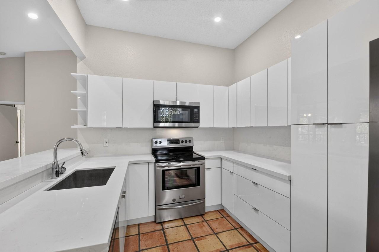 5451 Verona Dr #N - Photo 5 of 50