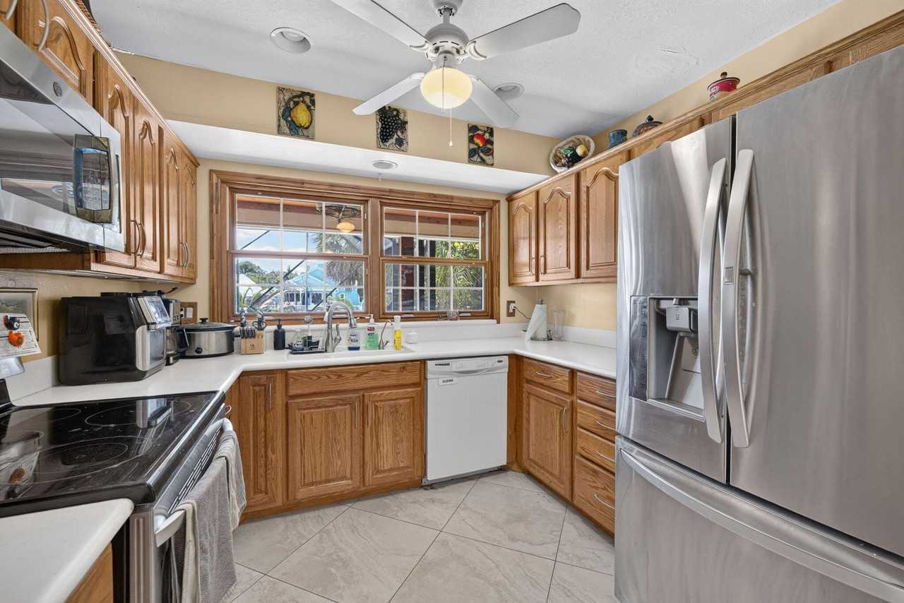 1362 Sw Knollwood Dr - Photo 6 of 40