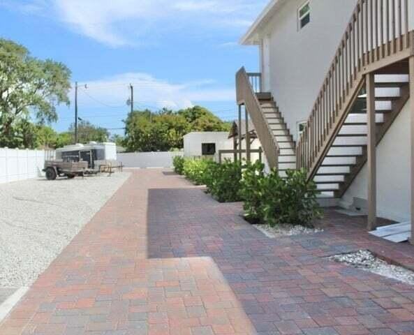 305 Cypress Dr #1 - Photo 3 of 28