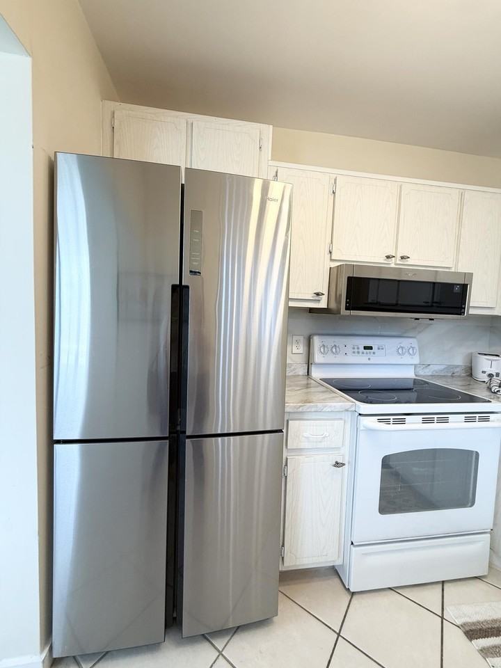2880 Lake Osborne Dr #205 - Photo 6 of 32
