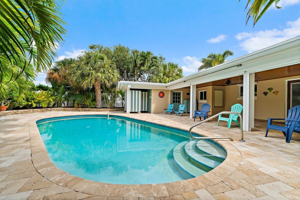 440 Jupiter Ln - Photo 2 of 33