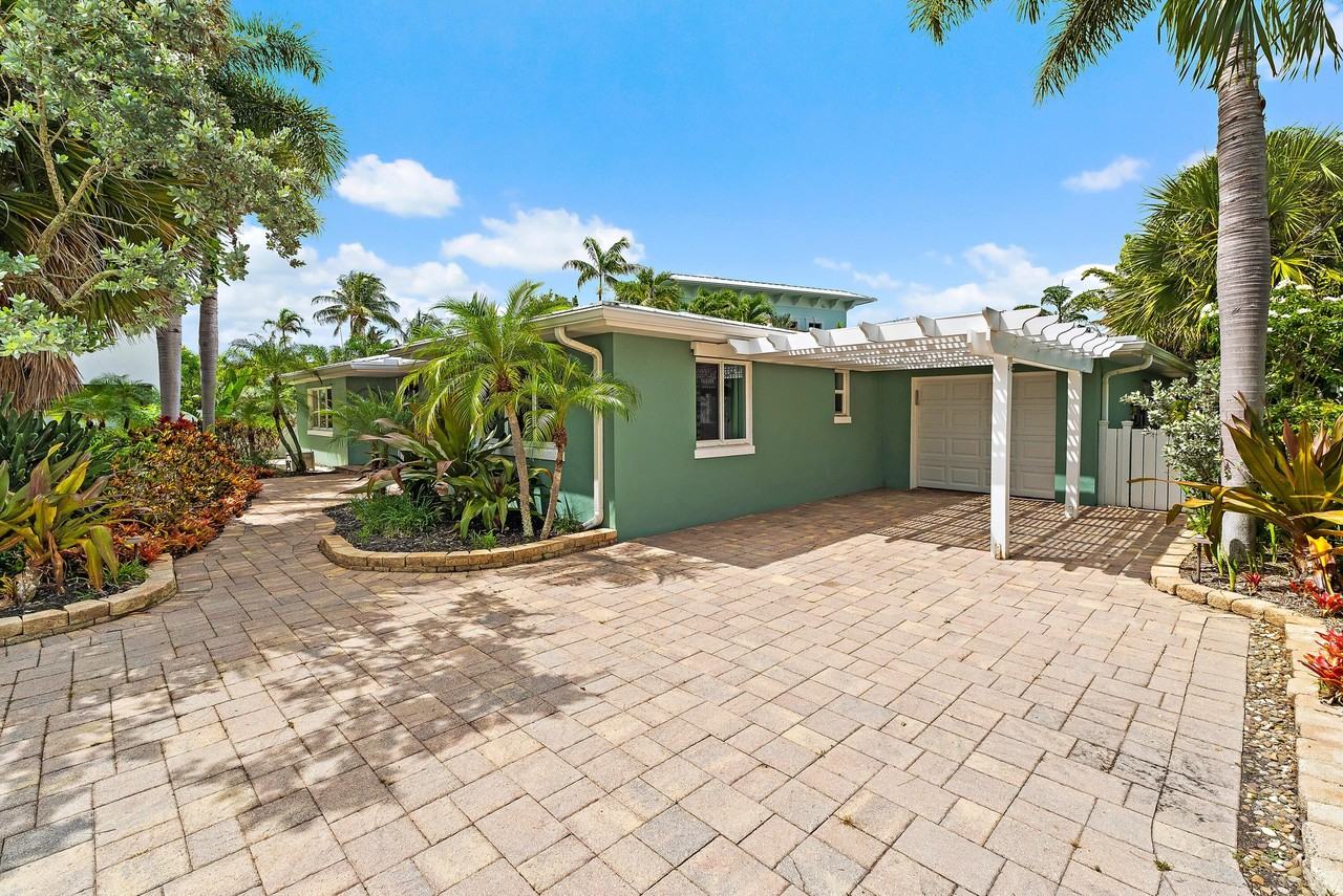 440 Jupiter Ln - Photo 5 of 33