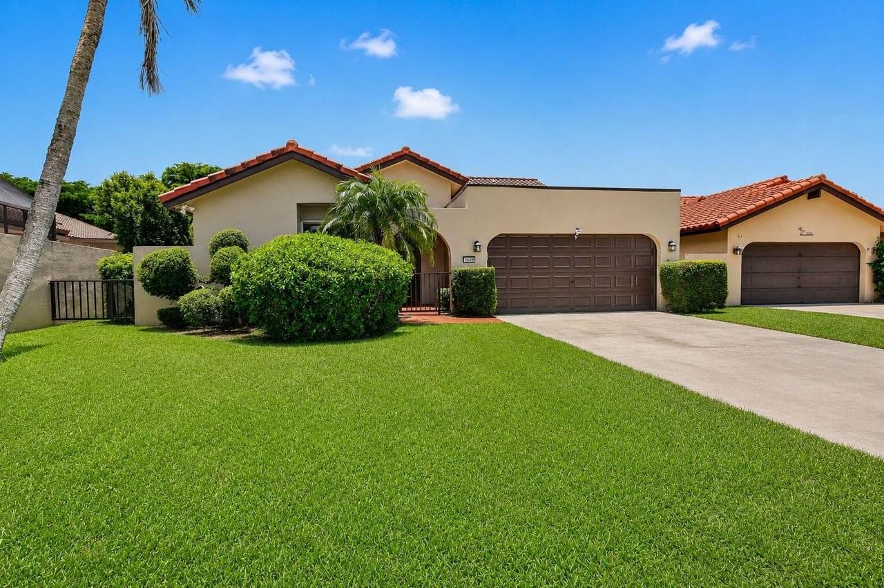 7690 Solimar Cir - Photo 2 of 31