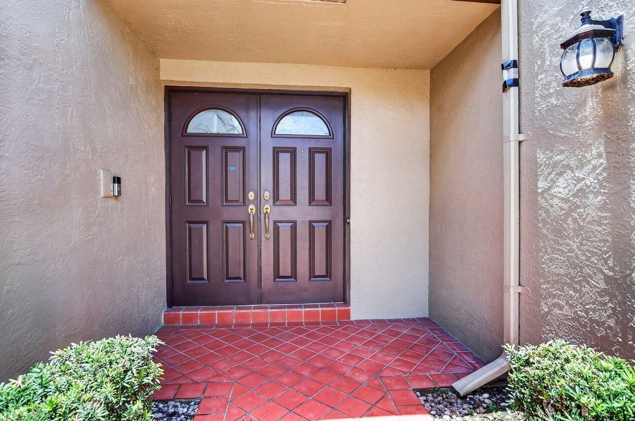 7690 Solimar Cir - Photo 5 of 31