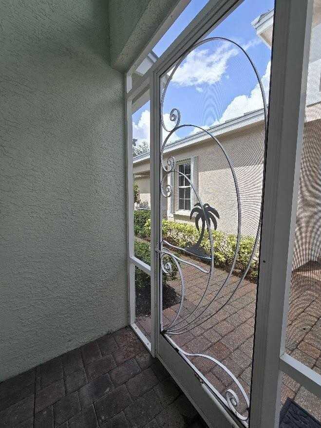1463 Se Tidewater Pl - Photo 7 of 34