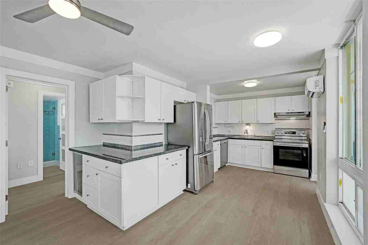 2400 Ne 9th St #304 - Photo 2 of 29