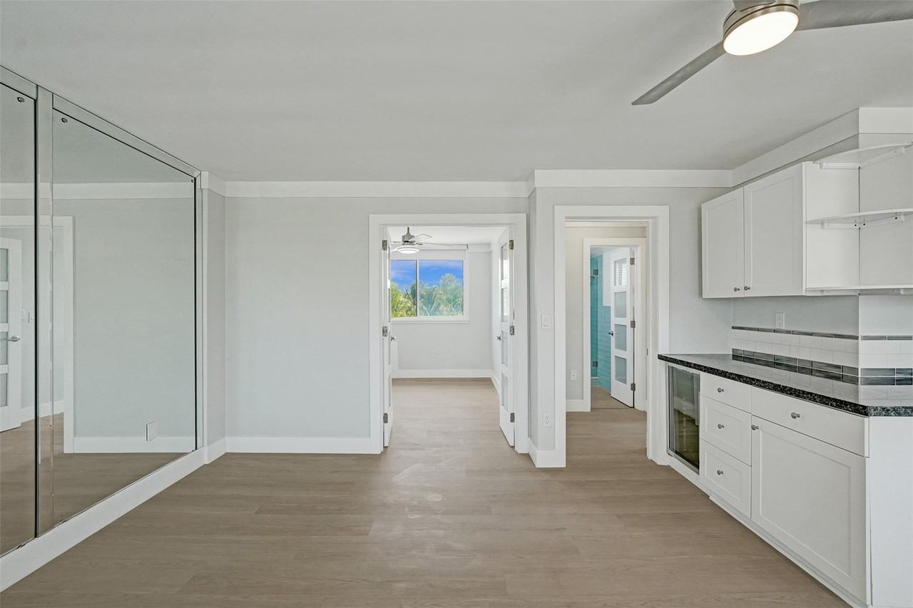 2400 Ne 9th St #304 - Photo 5 of 29