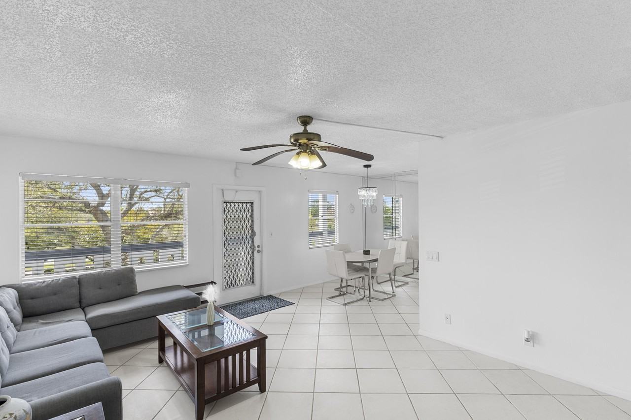 3028 Harwood D - Photo 5 of 32
