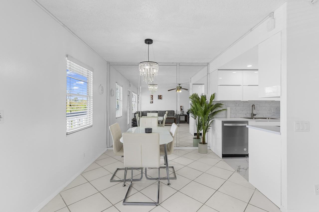 3028 Harwood D - Photo 7 of 32
