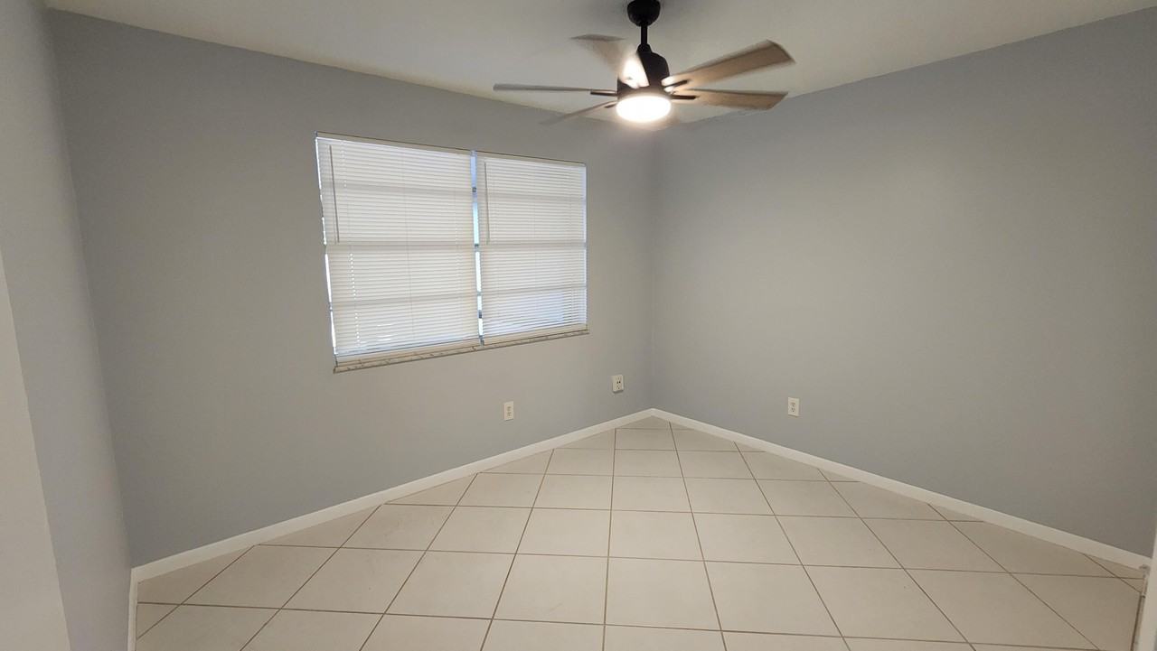 938 Sumter Rd W - Photo 4 of 7
