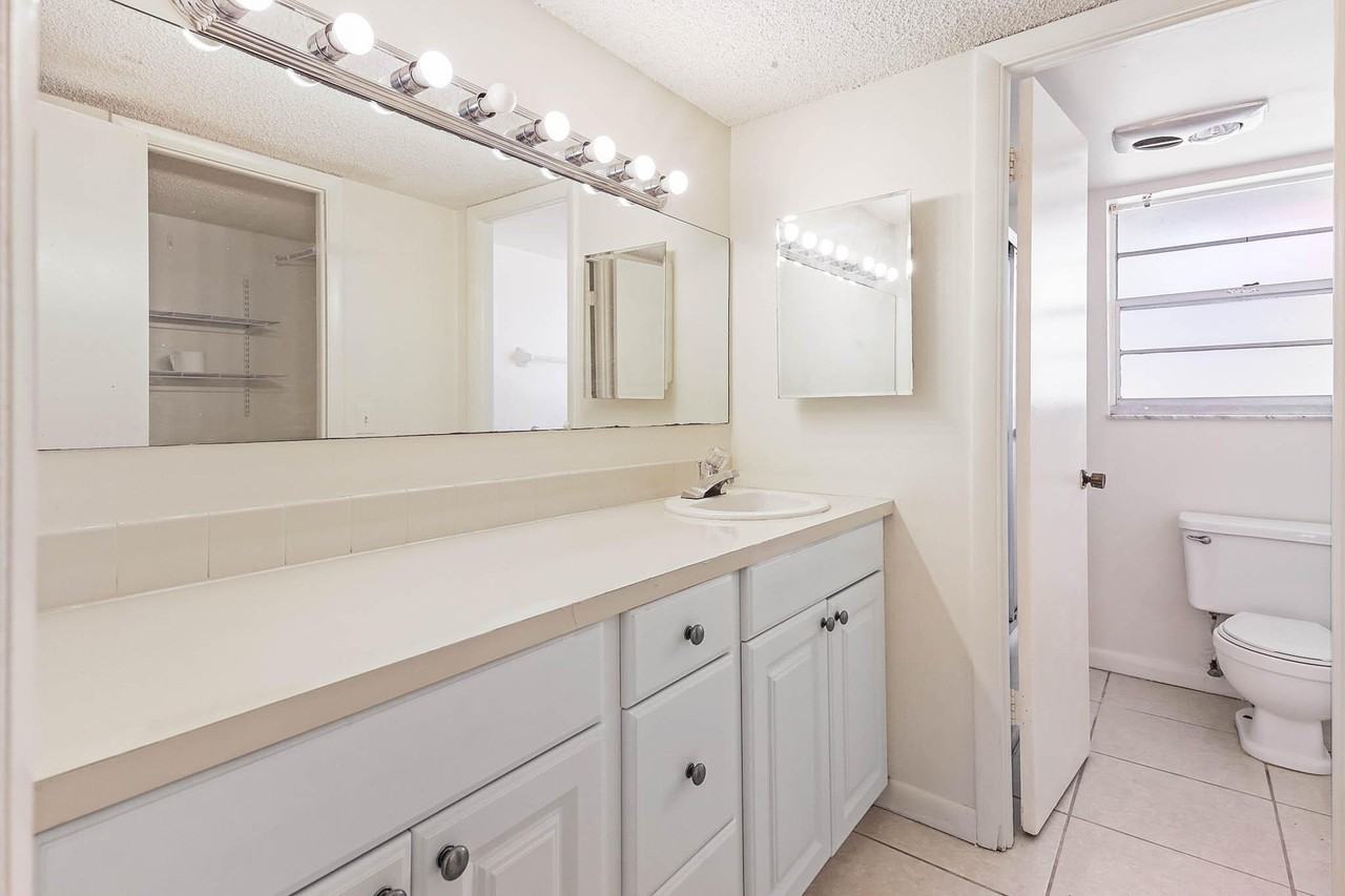 12013 Greenway Cir S #110 - Photo 6 of 7