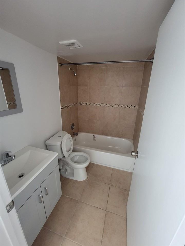 3465 Nw 44th St #106 - Photo 7 of 16