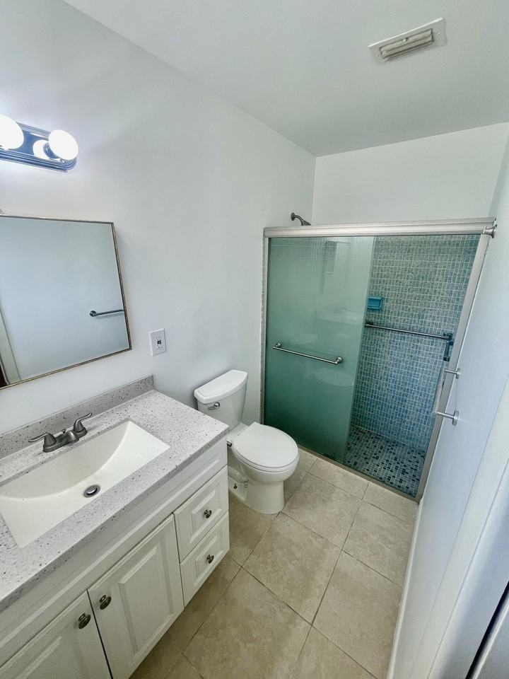 2521 Emory Dr W #F - Photo 4 of 15