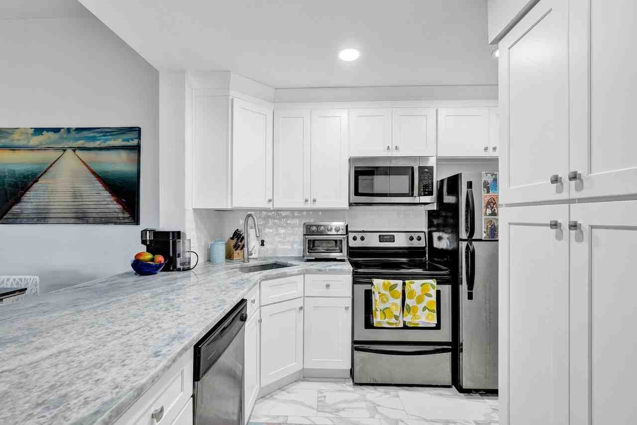 1008 Green Pine Blvd #D3 - Photo 6 of 27