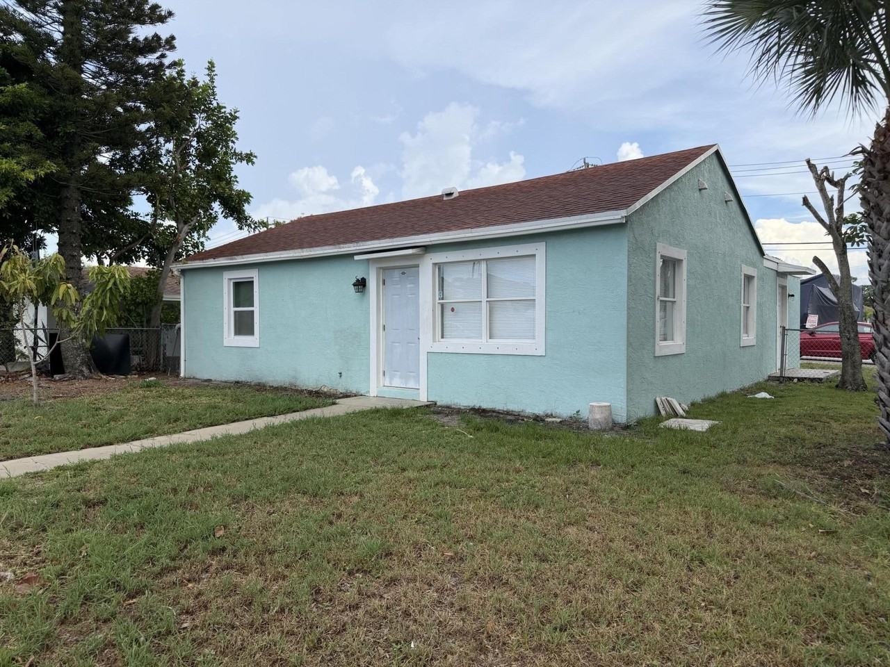 442 Winters St - Photo 4 of 36