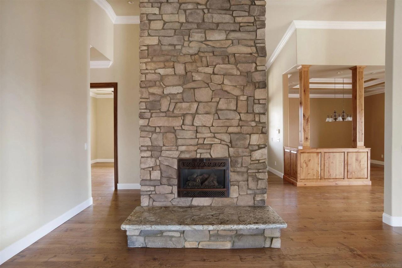15710 Blue Crystal Trl - Photo 5 of 32