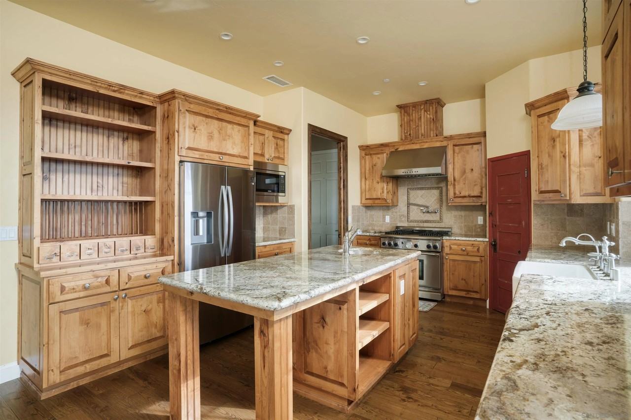 15710 Blue Crystal Trl - Photo 5 of 32