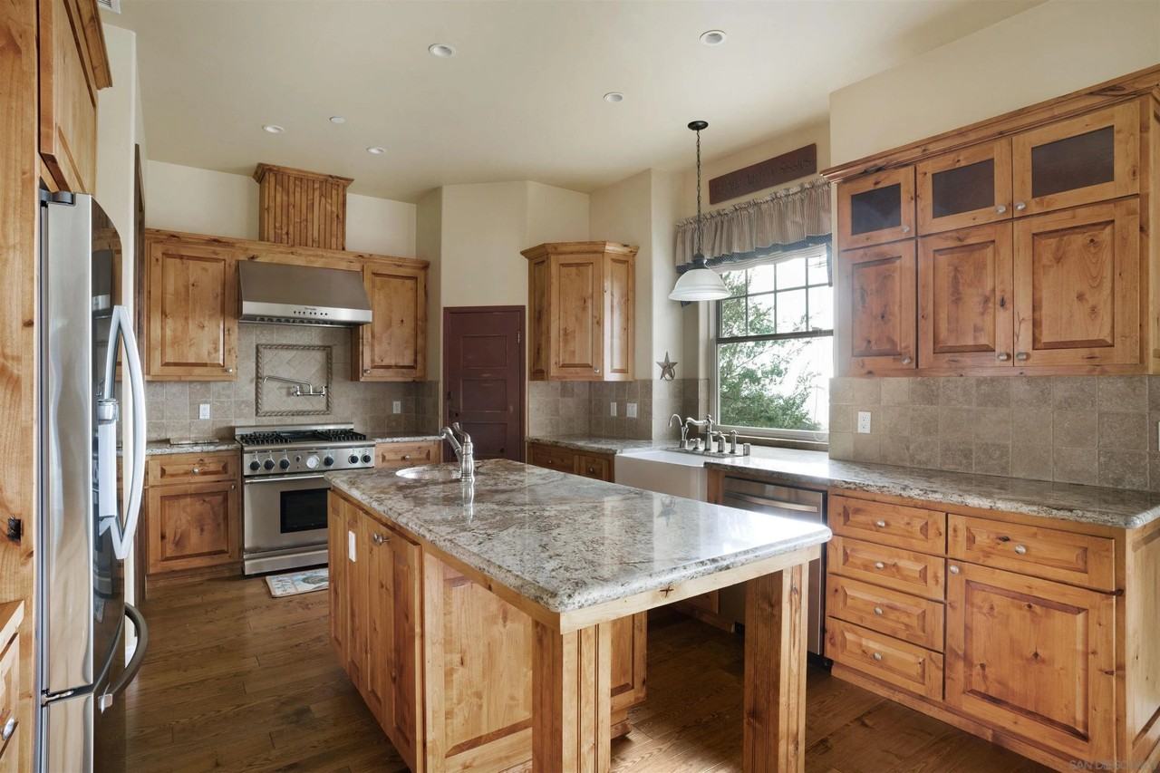 15710 Blue Crystal Trl - Photo 6 of 32