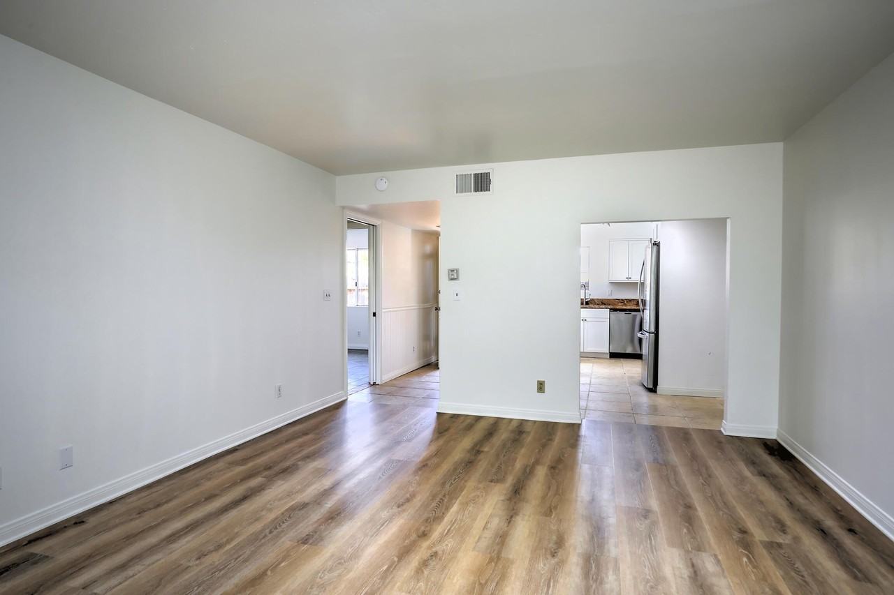7395 Freeman Pl #B - Photo 3 of 16