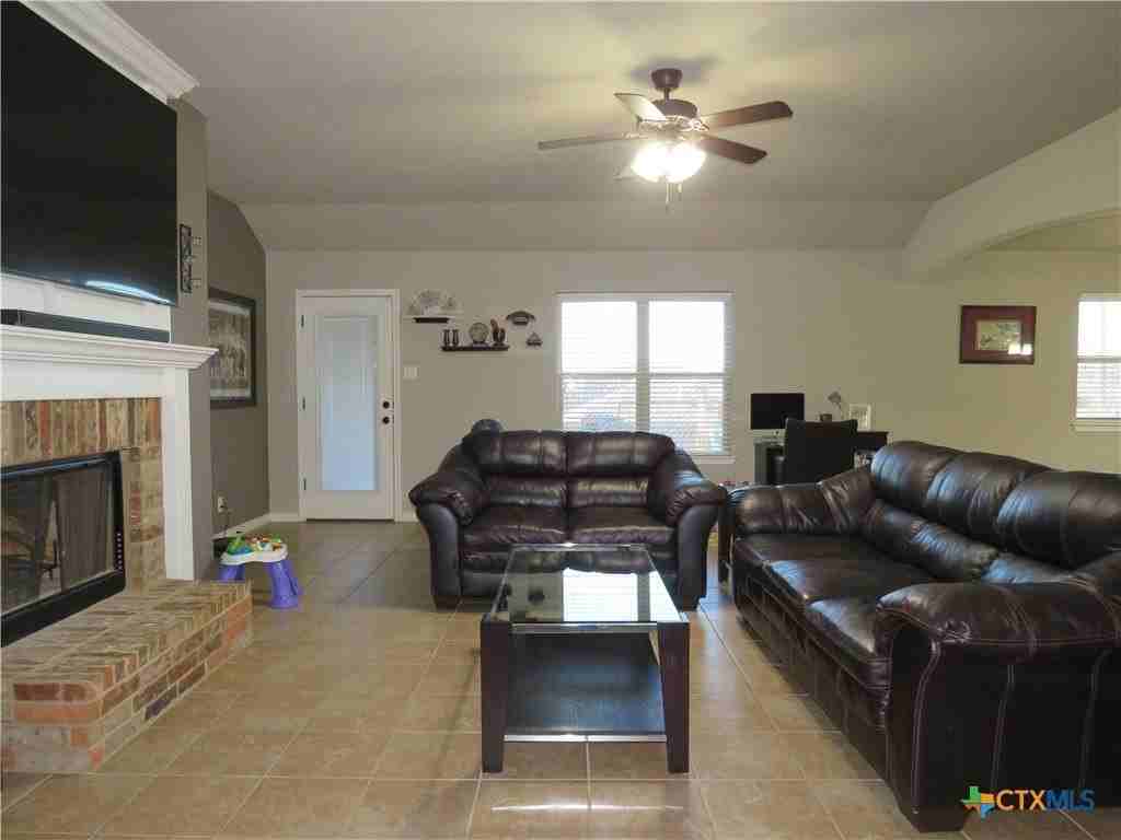 9805 Kaitlyn Dr - Photo 2 of 33