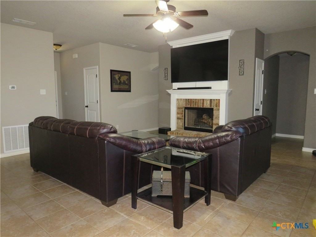 9805 Kaitlyn Dr - Photo 3 of 33