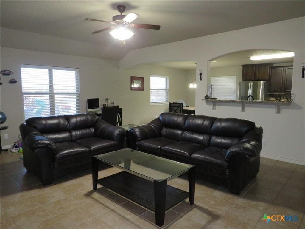 9805 Kaitlyn Dr - Photo 4 of 33