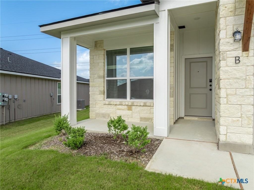 8901 Prickly Ash Dr - Photo 5 of 29