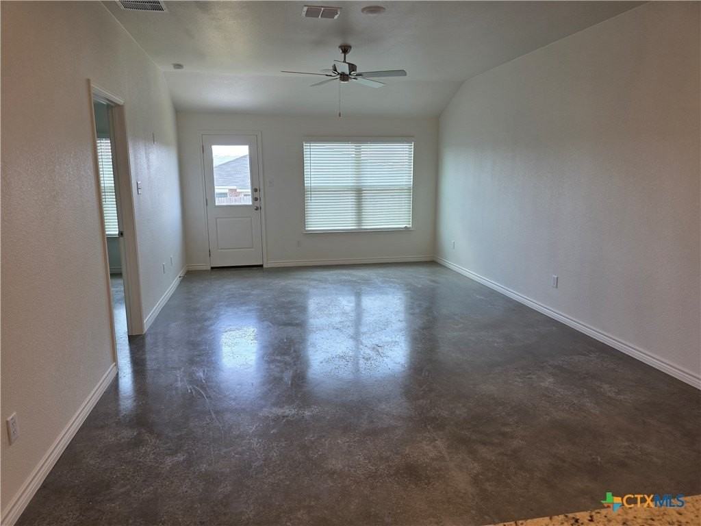 1222 Concord Dr - Photo 4 of 10