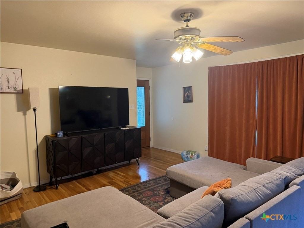 726 Encino Dr - Photo 2 of 17