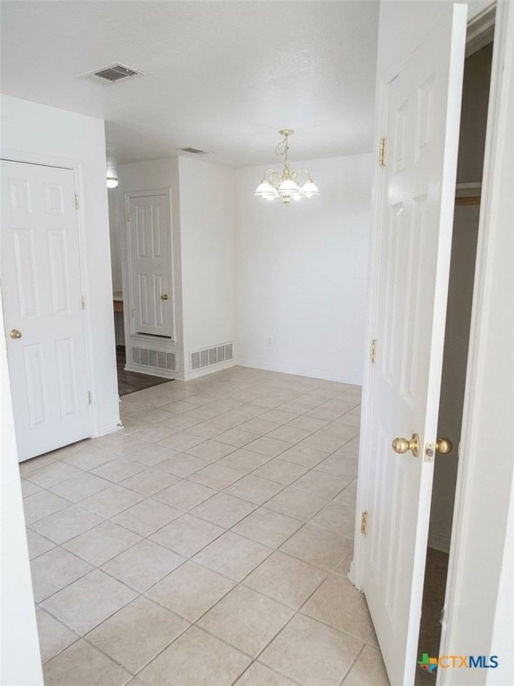 305 Cedar Ridge Dr #A - Photo 6 of 20