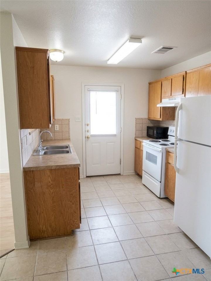 305 Cedar Ridge Dr #A - Photo 7 of 20