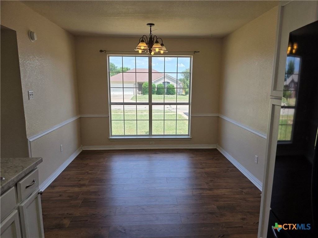 3007 Nancy Jane Dr - Photo 3 of 10