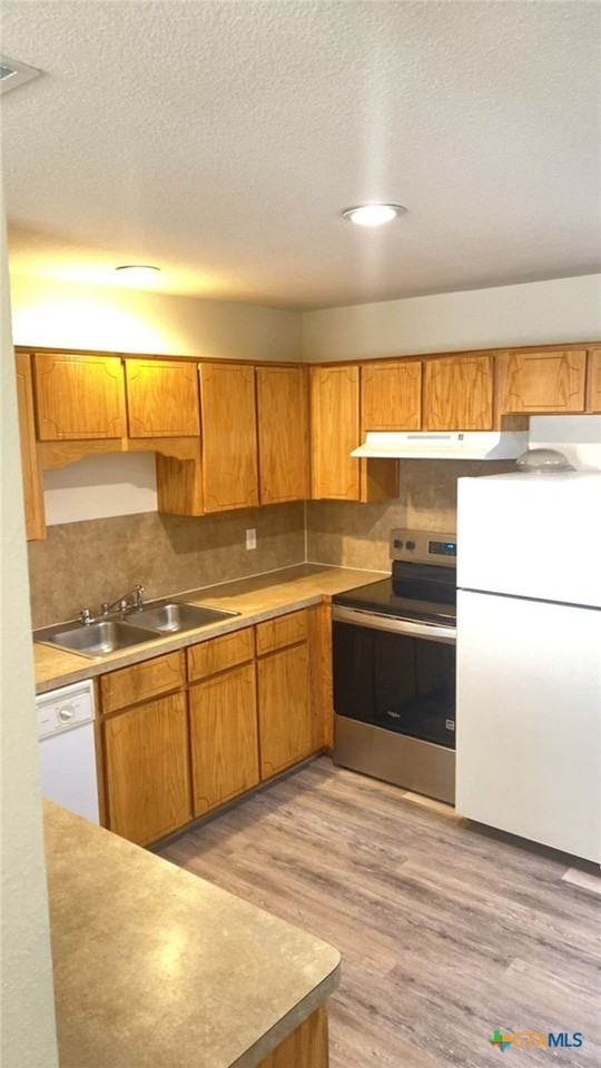 4400 Sylvia Dr #C - Photo 4 of 7