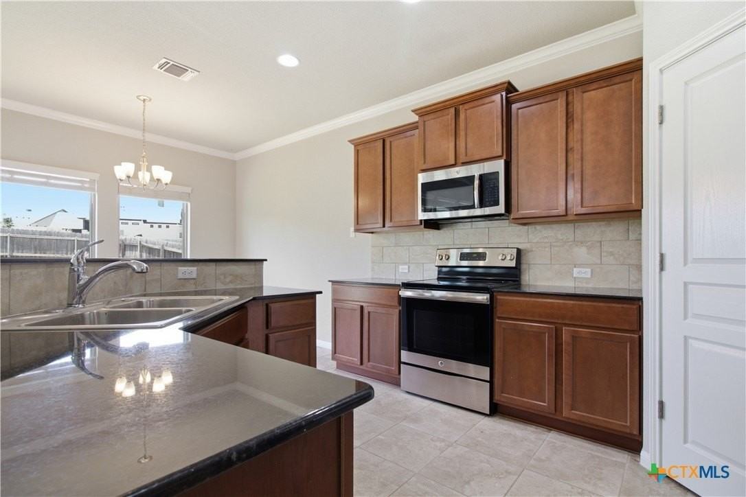 5716 Blackstone Dr - Photo 6 of 25
