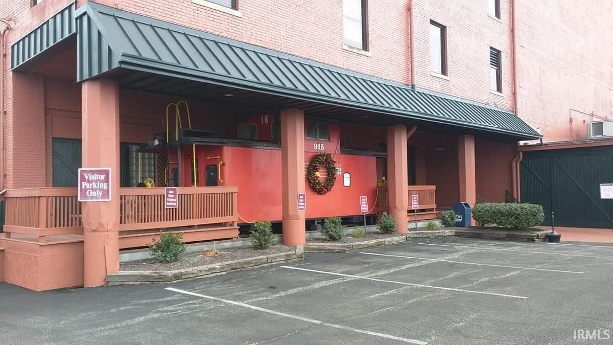 915 Main St - Photo 4 of 13
