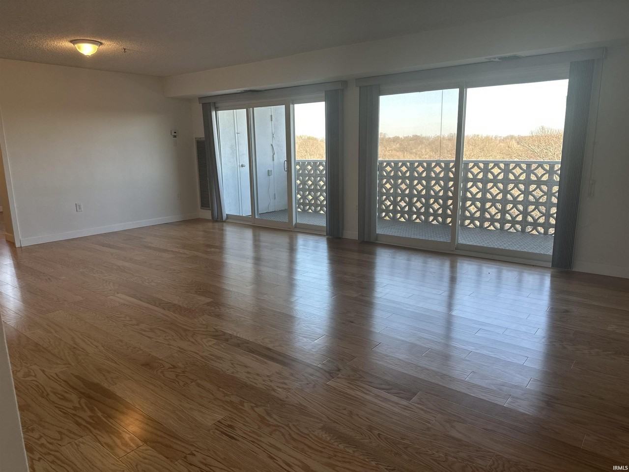 1100 Erie Ave #802 - Photo 4 of 9