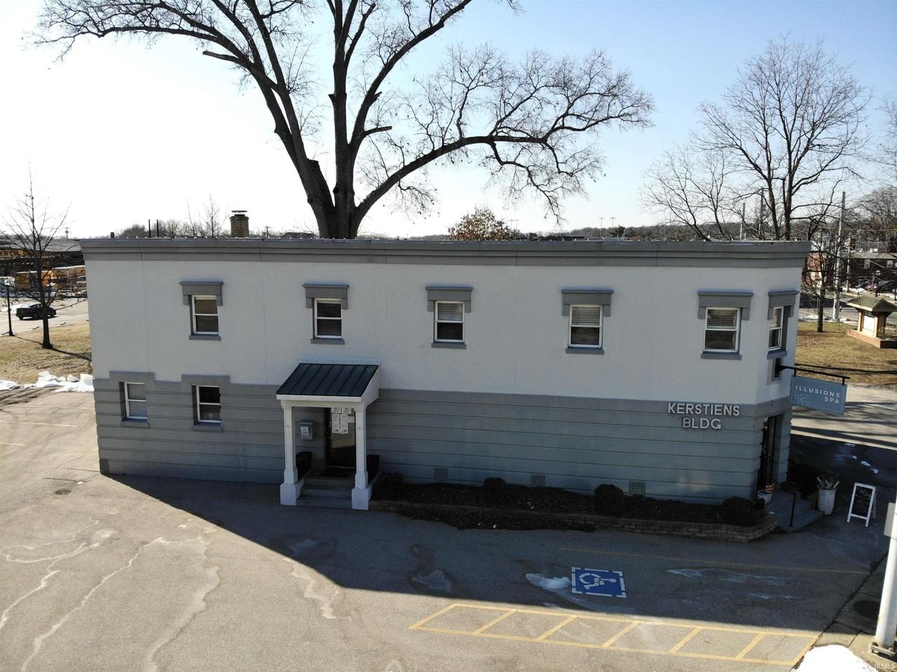 215 Mill St - Photo 2 of 17