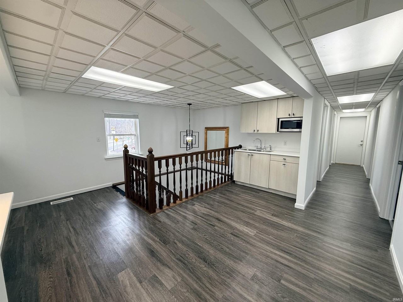 215 Mill St - Photo 6 of 17